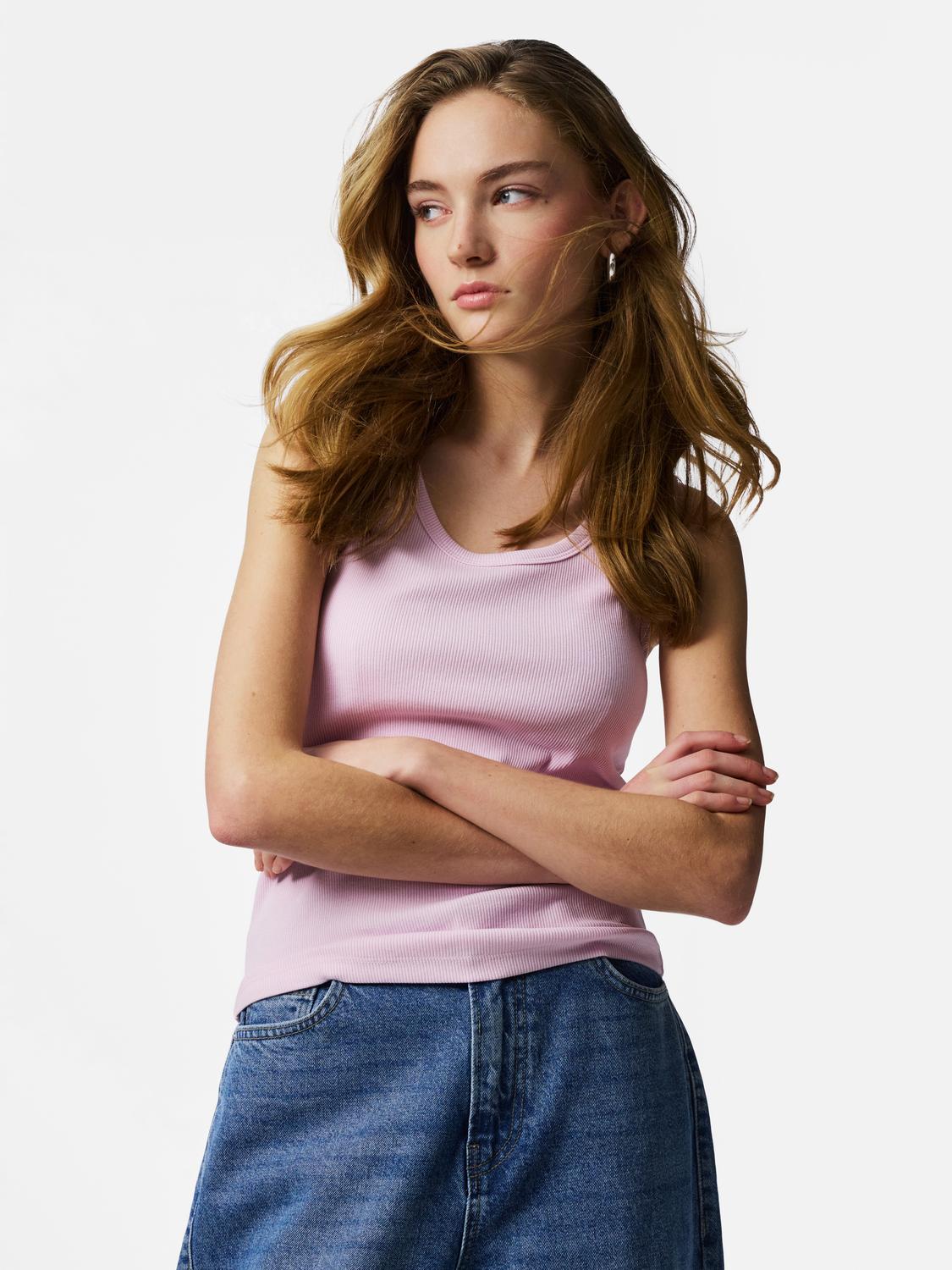 model_shot-front